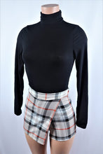 Load image into Gallery viewer, Plaid skort
