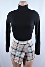 Load image into Gallery viewer, Plaid skort
