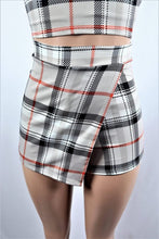 Load image into Gallery viewer, Plaid skort
