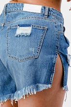 Load image into Gallery viewer, Side slid denim shorts
